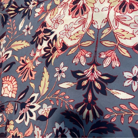 ⭐️4 for $10⭐️Paisley Floral Flowy Long Sleeve Blouse. - Picture 7 of 9